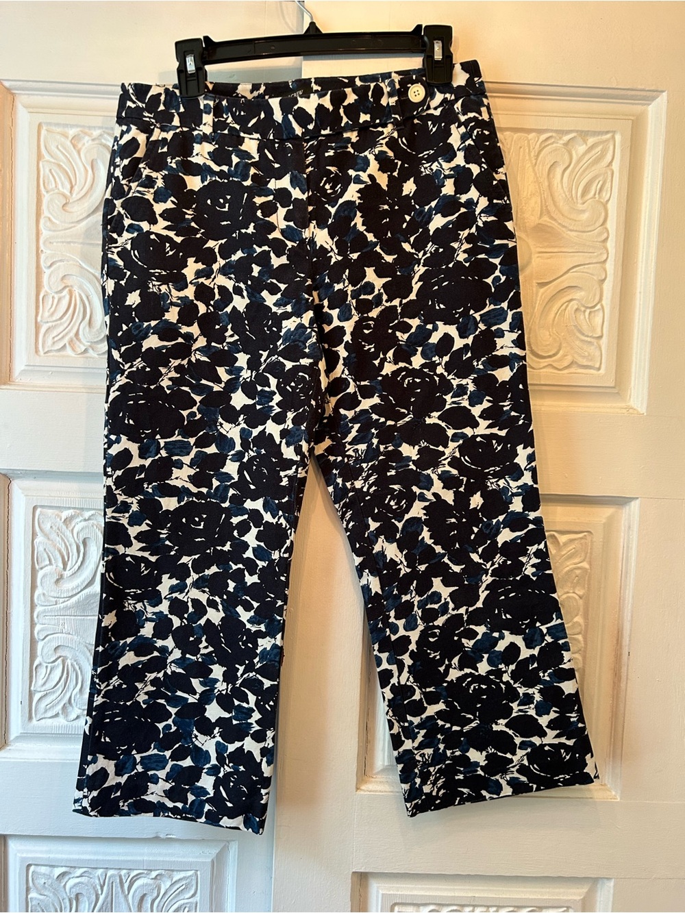 J. Crew Low Fit Blue and White Floral Cotton Capri Pants - Size 6
